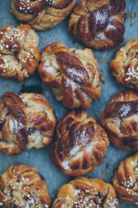 Cinnamon buns 10069618725_f5db8d0892_o