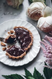 Chocolate hazelnut tartlets with sea salt Chocolate hazelnut tartlets with sea salt